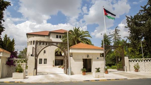 قرار حكومي مهم بشأن العسكريين  تفاصيل