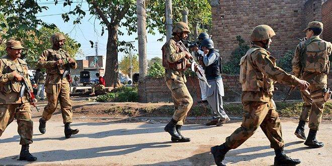 مقتل5 من عناصر الأمن وثلاثة إرهابيين في حادثين منفصلين بباكستان