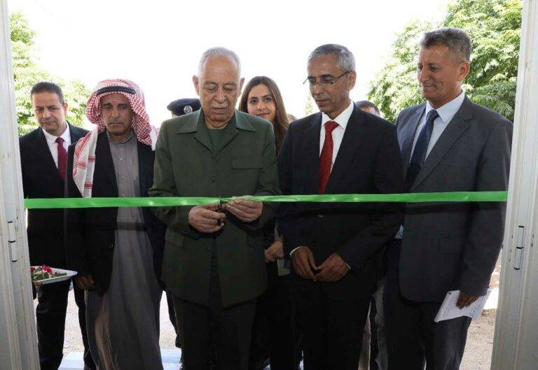 رئيس الديوان الملكي يفتتح مشاريع لجمعيات بالبادية الشمالية