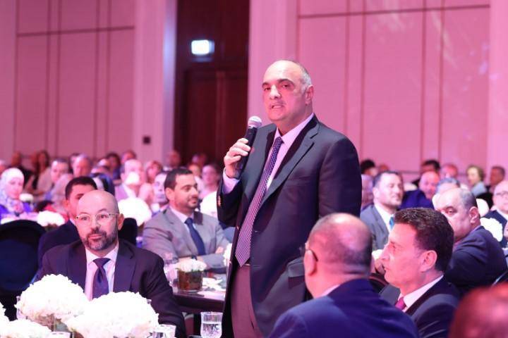 الخصاونة: ملتزمون بتسهيل ودعم الاستثمارات