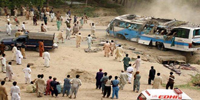 مصرع ستة أشخاص وإصابة ستة آخرين بحادث سير جنوب باكستان