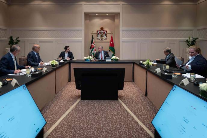 الملك يؤكد ضرورة إعداد خطة تواصل شاملة وفاعلة تستهدف المواطنين