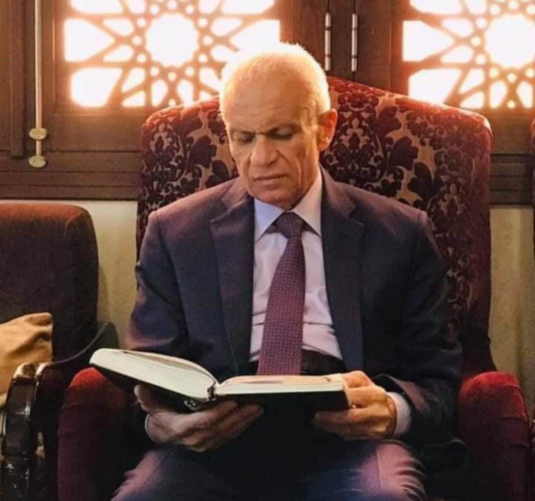 الطبيب المعالج للمرحوم  يسار الخصاونه ... لا يهدأ هاتفه عن تلبية نداء المحتاجين  والمظلومين حتى والعلاج الكيماوي في الوريد