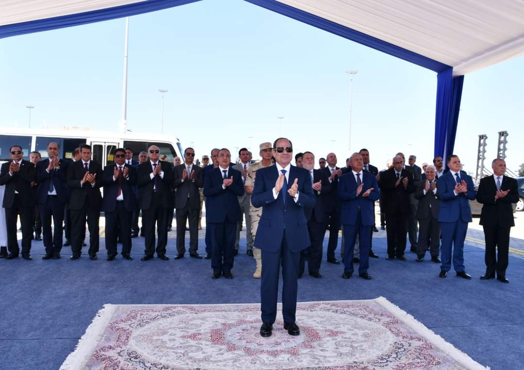 السيسى يفتتح  محطة تحيا مصر بميناء الإسكندرية ...صور