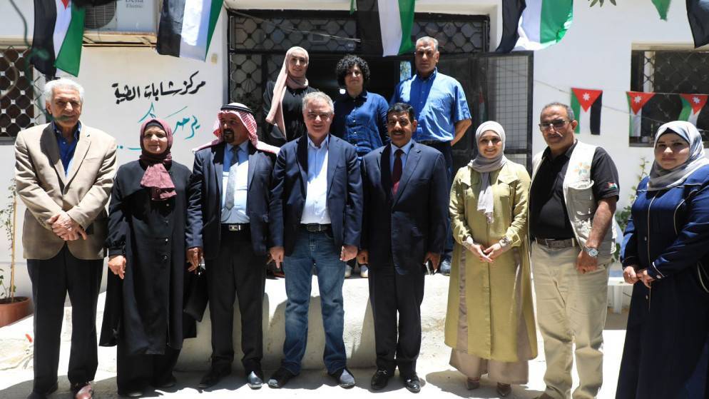 وزير الشباب يفتتح القاعة الرقمية في مركز شابات الطيبة