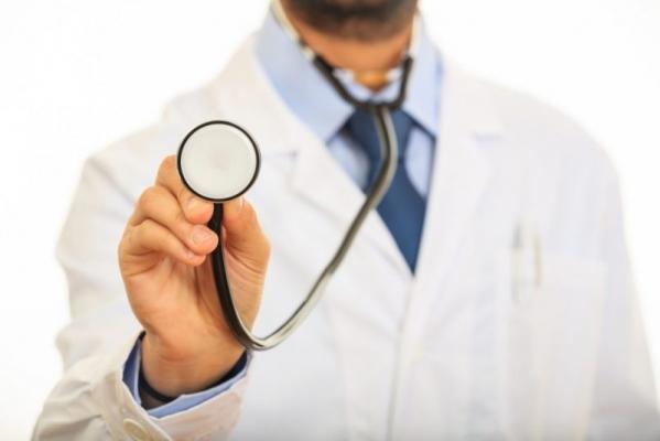 مؤتمر يوصي بإنشاء مراكز تدريب للأطباء الجدد