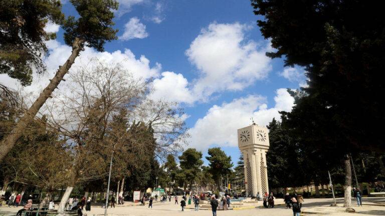أكاديميون: الأنشِطة الحِزبية في “الجامعات” تَصنع القياداتِ الشابة