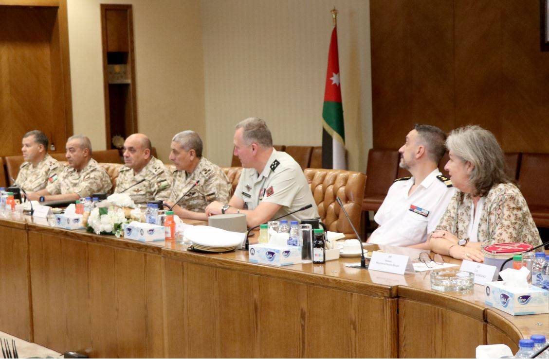 نائب رئيس هيئة الأركان المشتركة يستقبل وفداً عسكرياً فرنسياً