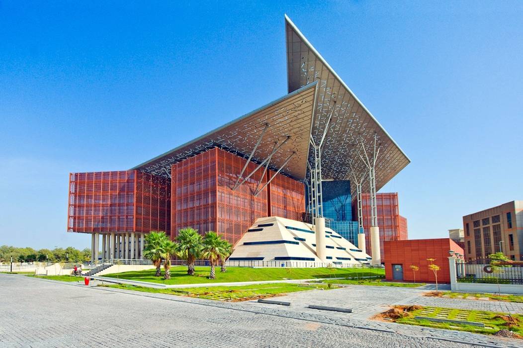 الامارات ..الإعدام لـ 4 مدانين بالإتجار بالمخدرات وبراءة 3