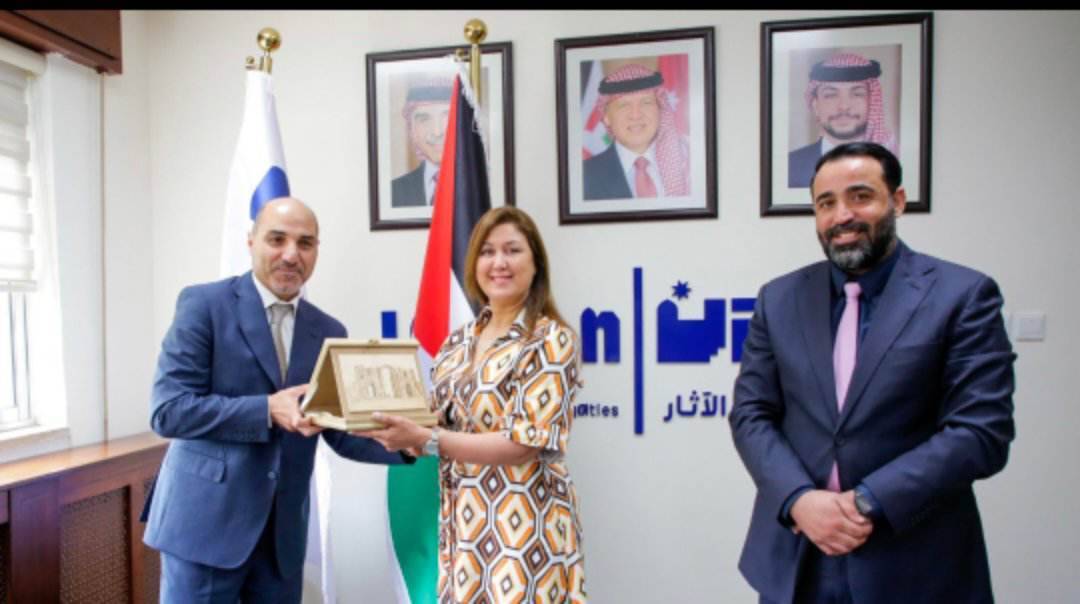 وفد تونسي يزور وزارة السياحة والآثار