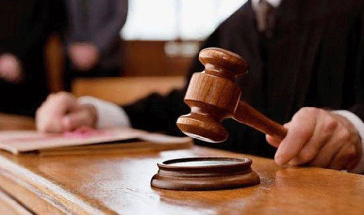 حبس موظف مارس البلطجة على السكان وهدَّد بقطع رأس شخص لمدة 3 سنوات