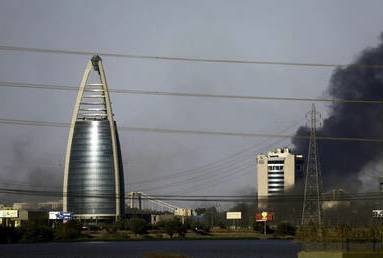 تجدد الاشتباكات والغارات الجوية مع انتهاء هدنة الثلاثة أيام في السودان