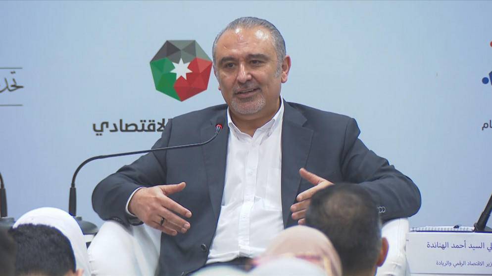 الحكومة: القطاع العام يولد سنويا نحو 10 آلاف وظيفة
