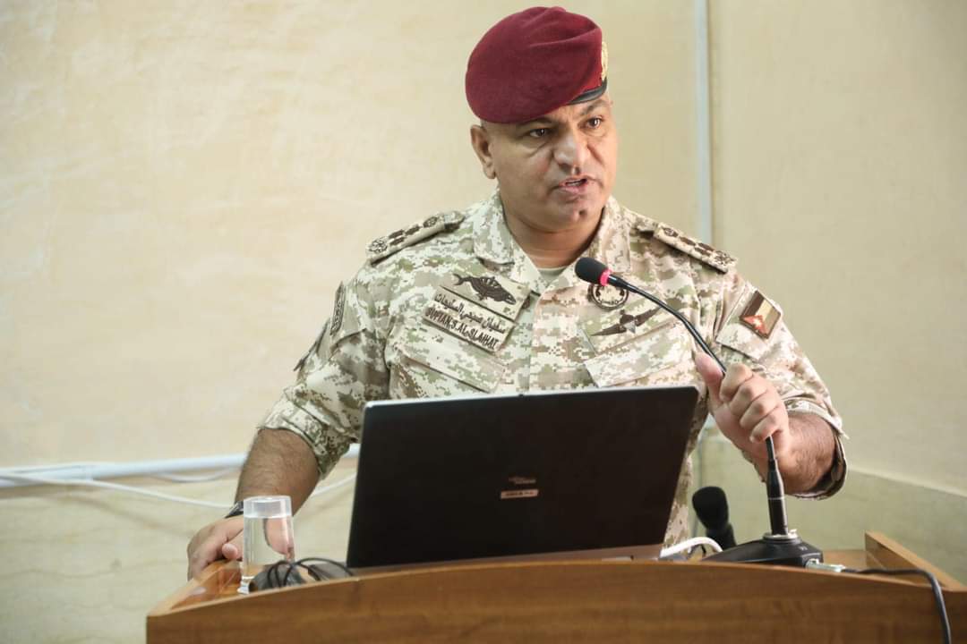 العميد السليحات يكرم الطلبة الحاصلين على المراكز الأولى في جائزة (بناة المستقبل) وبطولة ألعاب القوى...صور .