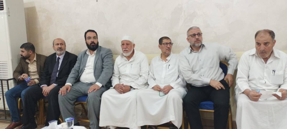 وفد من العمل الإسلامي يقدم واجب العزاء لأسرة الشهيد الحراسيس