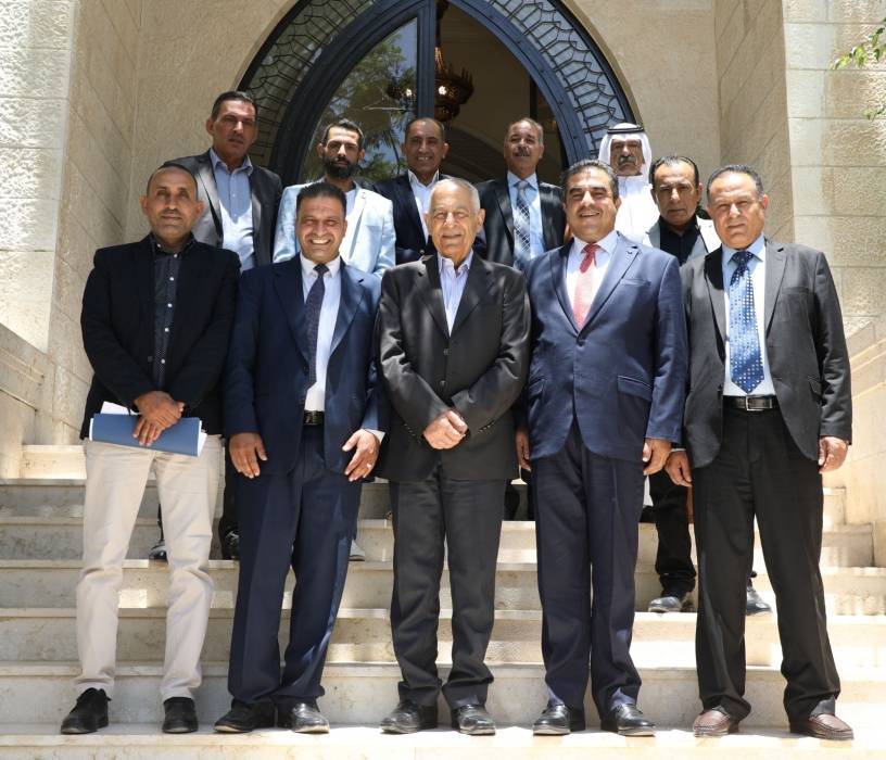 العيسوي يلتقي اعضاء نادي الروضة الرياضي برئاسة النائب السواعير ..صور