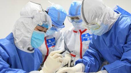 الاستخبارات الأمريكية: لا دليل على وقوع أي حادث في مختبر ووهان أسفر عن وباء كوفيد