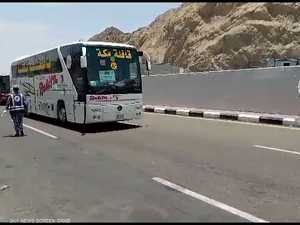 حافلات تنقل الحجاج إلى مشعر منى