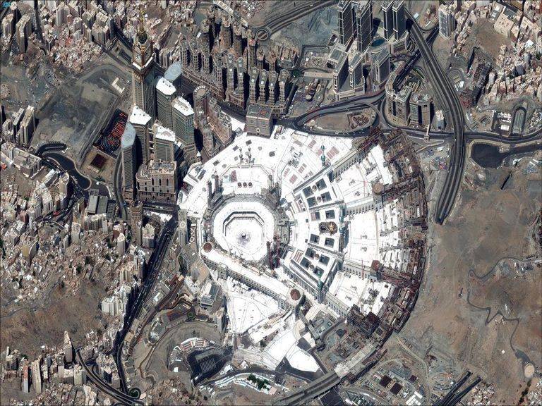 صور فضائية للمشاعر المقدسة قبل بدء مناسك الحج