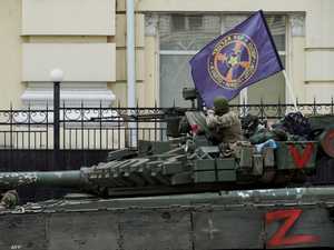 فاغنر تحضّر لتسليم معداتها العسكرية.. وروسيا تسقط الملاحقات