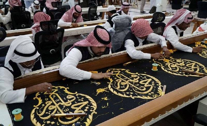 تاريخ صناعة كسوة الكعبة...صور