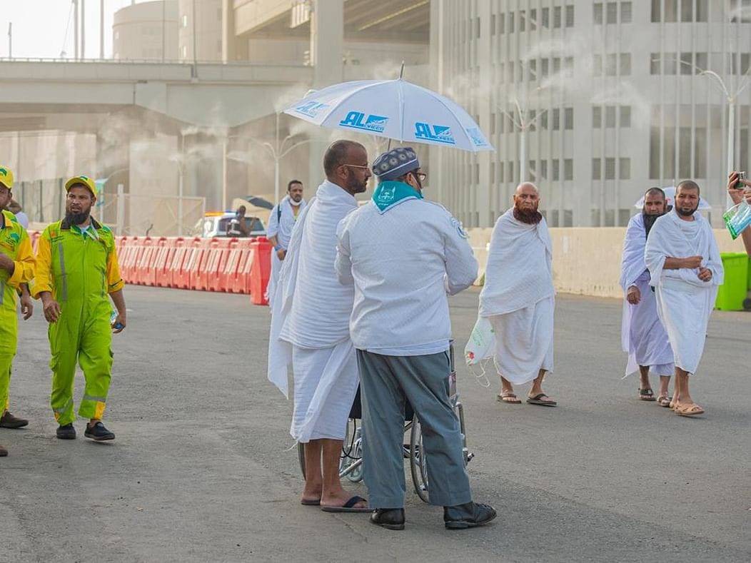 خمسيني سعودي لم تمنعه إعاقته من خدمة الحجيج