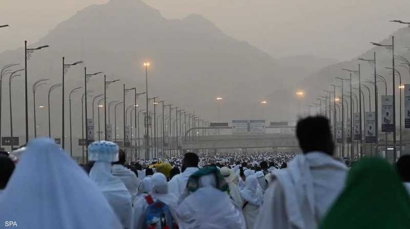 قرابة 2 مليون حاج على صعيد عرفات من 150 دولة