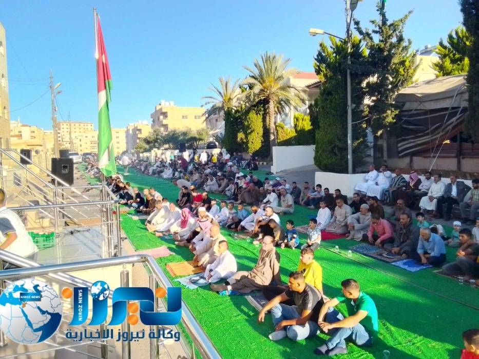 صلاة العيد في ديوان الشيخ عبدالكريم الحويان...صور