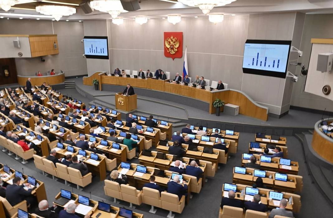 الدوما الروسي يصيغ بياناً يدين ترخيص السويد لمتظاهرين بحرق القرآن الكريم