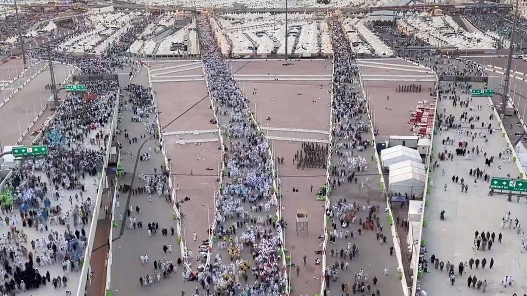 أول أيام التشريق.. الحجاج يتوافدون لمنشأة الجمرات في منى