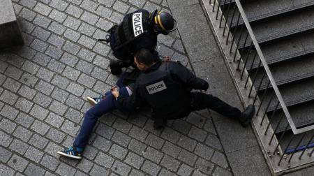 تخطى 74 ألف شخص .. عدد الموقوفين في فرنسا يسجّل مستوى قياسياً