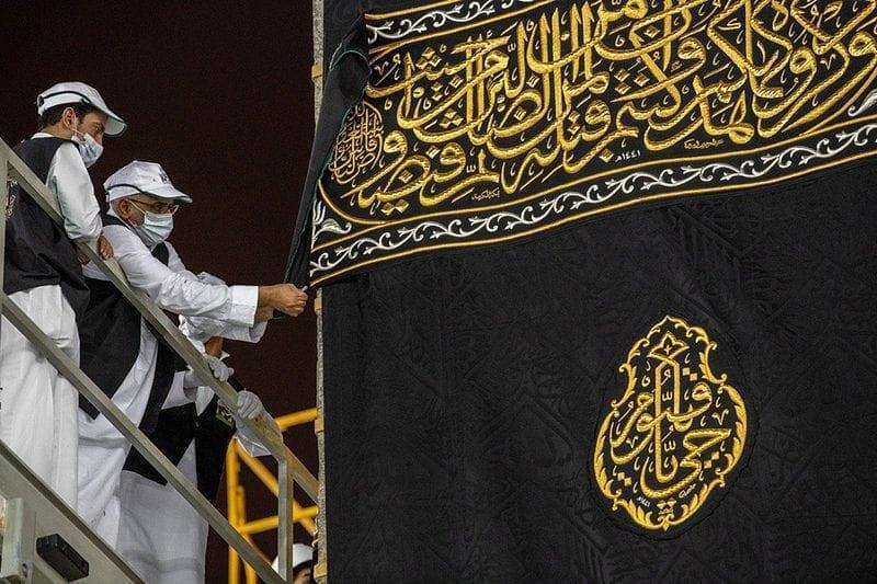 تعرف على وزن كسوة الكعبة....تفاصيل