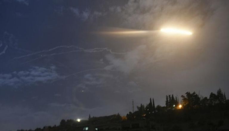 دفاعات سوريا تتصدى لأهداف معادية بريف حمص