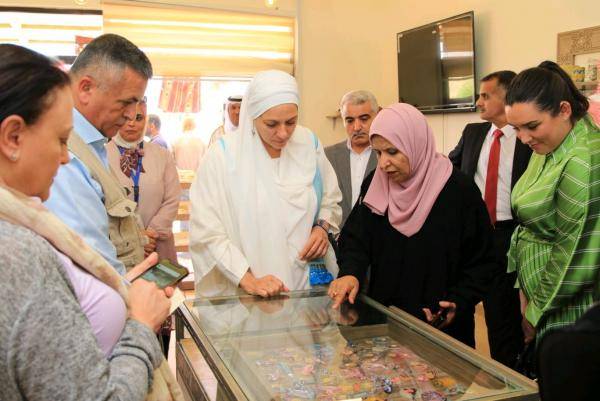 الأميرة بسمة بنت علي تفتتح بازار بدويات