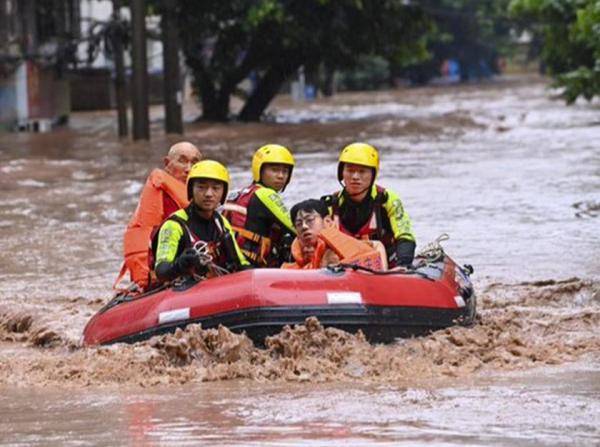 مقتل 15 شخصا جراء الامطار الغزيرة في الصين