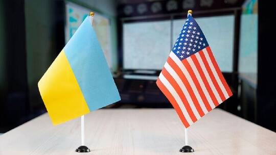 نيوزويك: واشنطن شكلت مجموعة جوية تجارية غير علنية لنقل الأسلحة إلى أوكرانيا