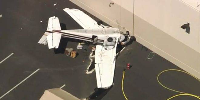 مقتل شخص وإصابة ثلاثة في حادث تحطم طائرة جنوب كاليفورنيا