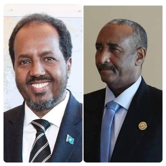 البرهان يتلقى إتصالاً هاتفيا من الرئيس الصومالي