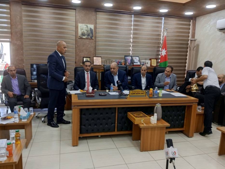 وزير الاقتصاد الرقمي يزور بلدية جرش الكبرى..صور