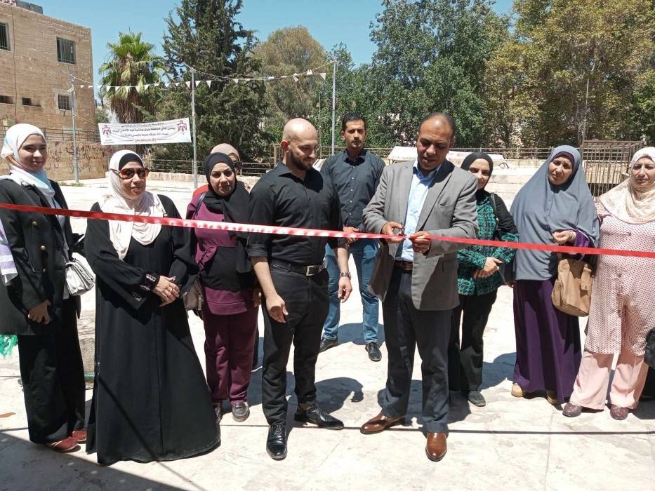 مدير سياحة جرش يفتتح معرض الكتاب في الساحه الهاشميه ...صور