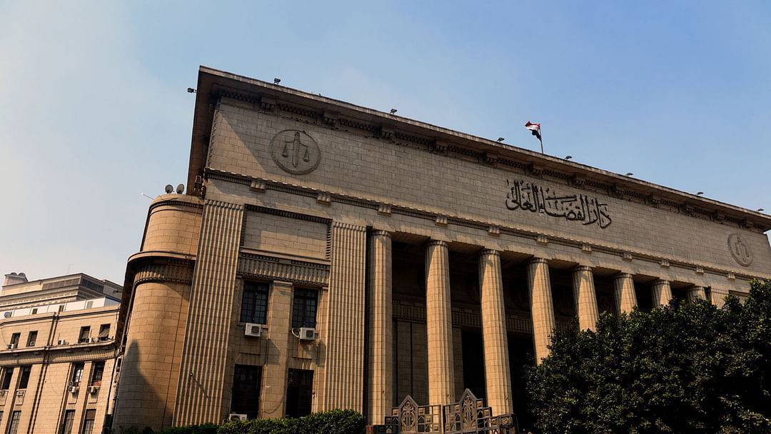 موظف بنك  ينهب 70 مليون  من أرصدة العملاء