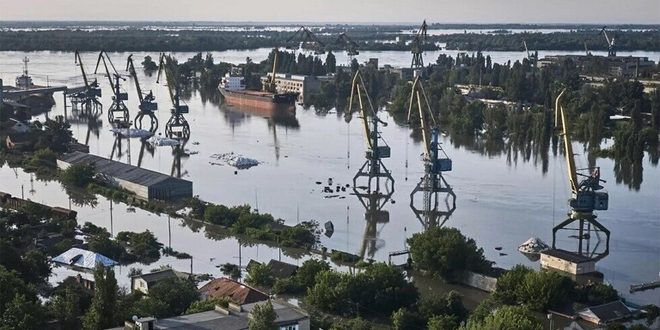 الطوارئ الروسية: أكثر من ثمانية آلاف مبنى سكني ما يزال غارقاً بسبب الفيضانات في خيرسون