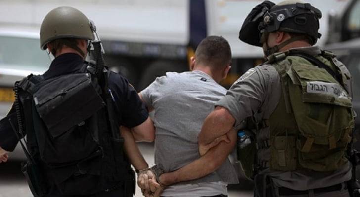 الاحتلال يعتقل شابا من علار على حاجز عسكري غرب جنين
