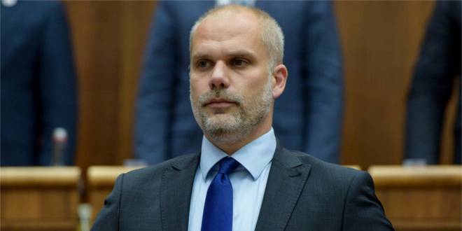 سلوفاكيا ترفض نشر أسلحة نووية في بولندا