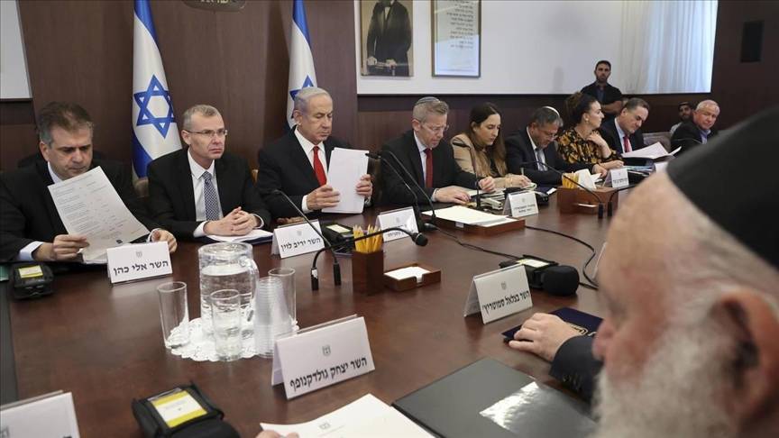 الكابينيت الإسرائيلي يقرر العمل على منع انهيار السلطة الفلسطينية