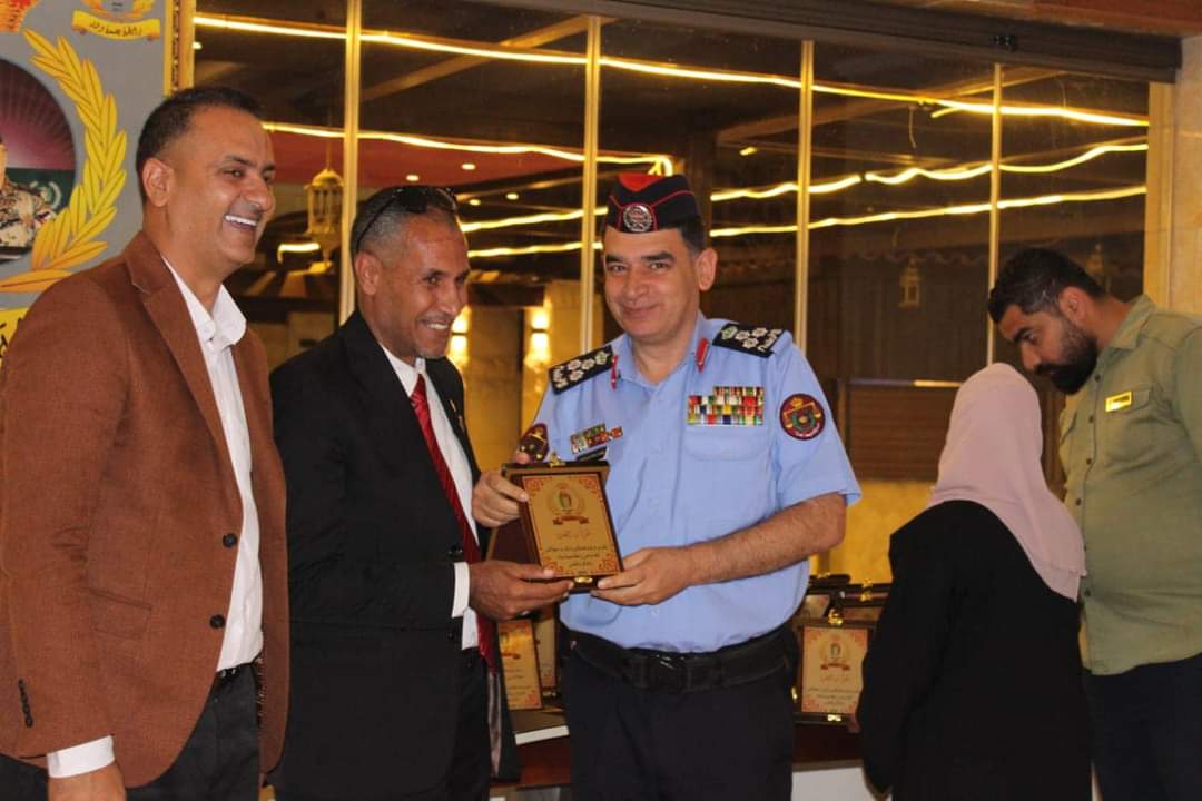 جمعية رابطة بصمة وفاء للوطن وقائد الوطن تكرم العميد علي الزعبي...صور