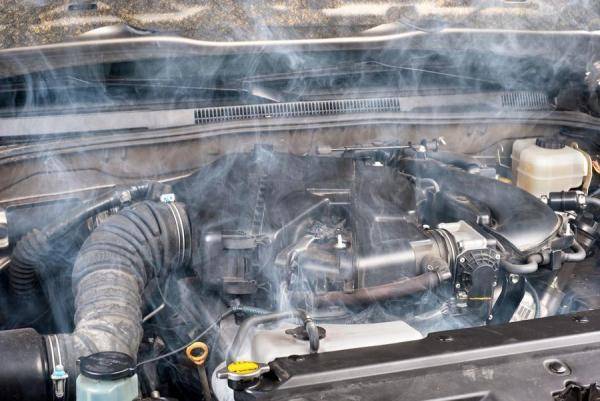 السير للسائقين: تفقدوا مركباتكم تجنبا لتعطلها بسبب إرتفاع الحرارة