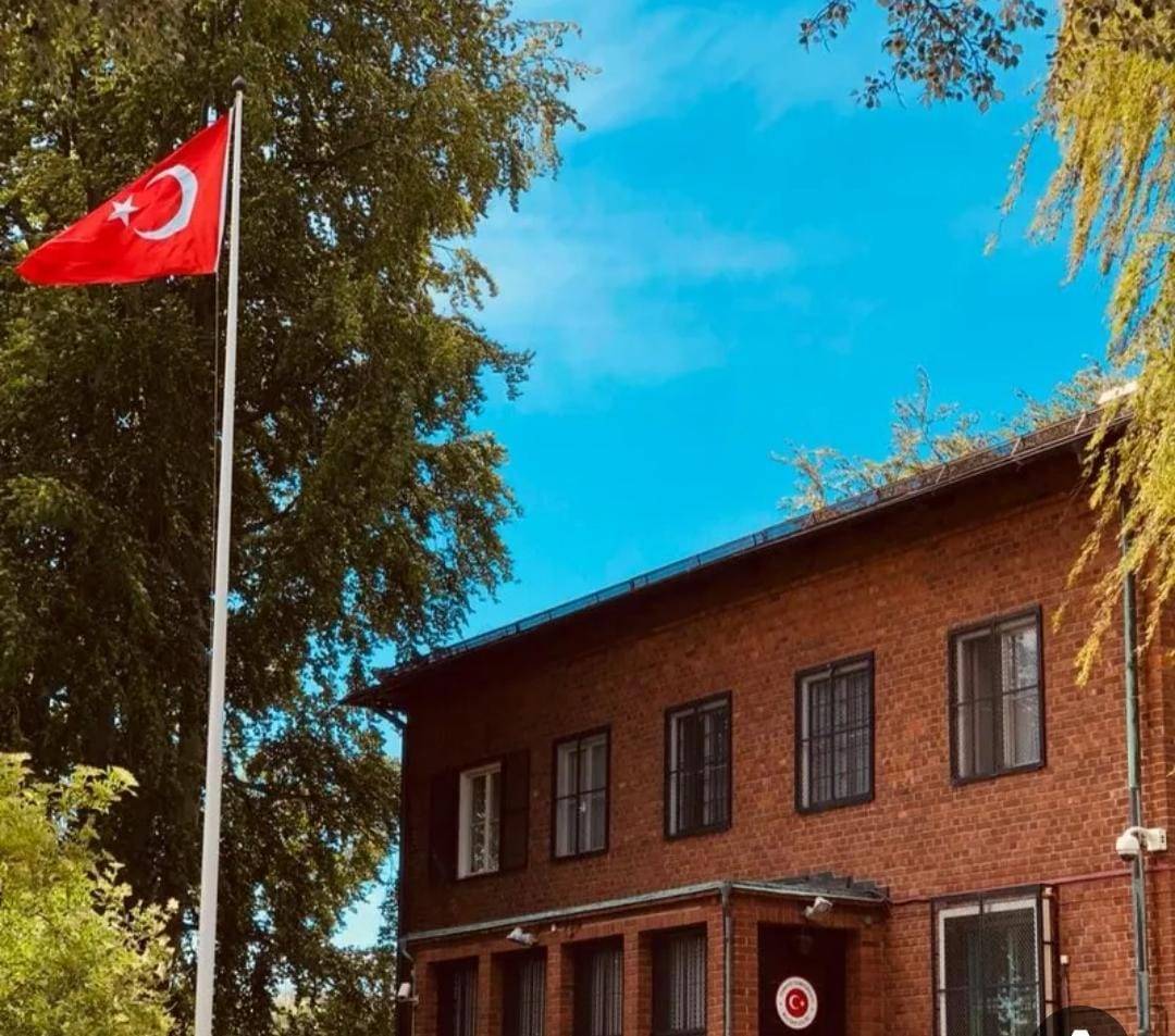 الشرطة السويدية ترفض منح إذن جديد لحرق المصحف الشريف أمام السفارة التركية.. فما السبب؟