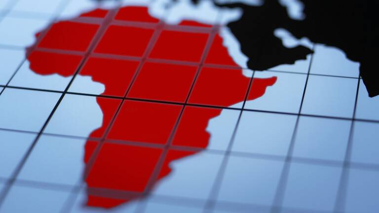 خبير مصري يعلق على تحذير من فالق يهدد بتقسيم إفريقيا وخلق قارة جديدة