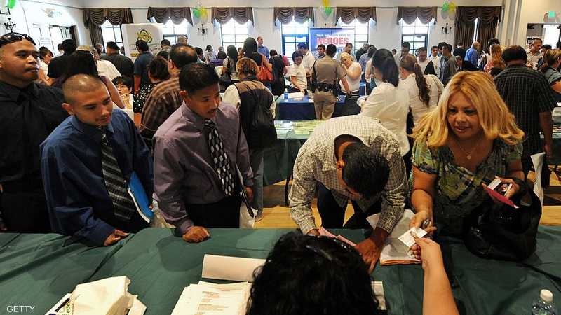 طلبات إعانة البطالة الأسبوعية في أميركا تتراجع بشكل مفاجئ